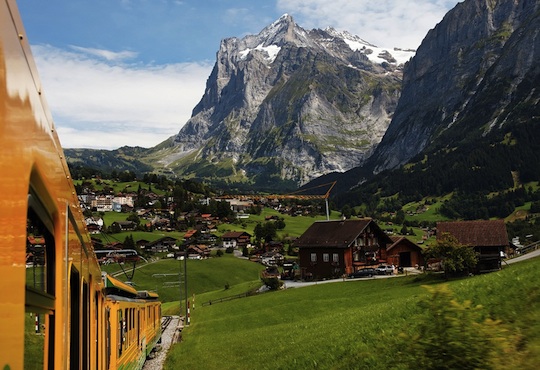 Switzerland-Train-Jungfrau-overGrindelwald-Village